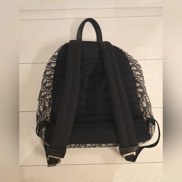 CD Backpack - Picture 6 of 10